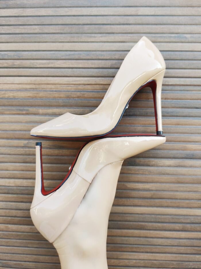 Scarpin Classic verniz nude - Imagem 6